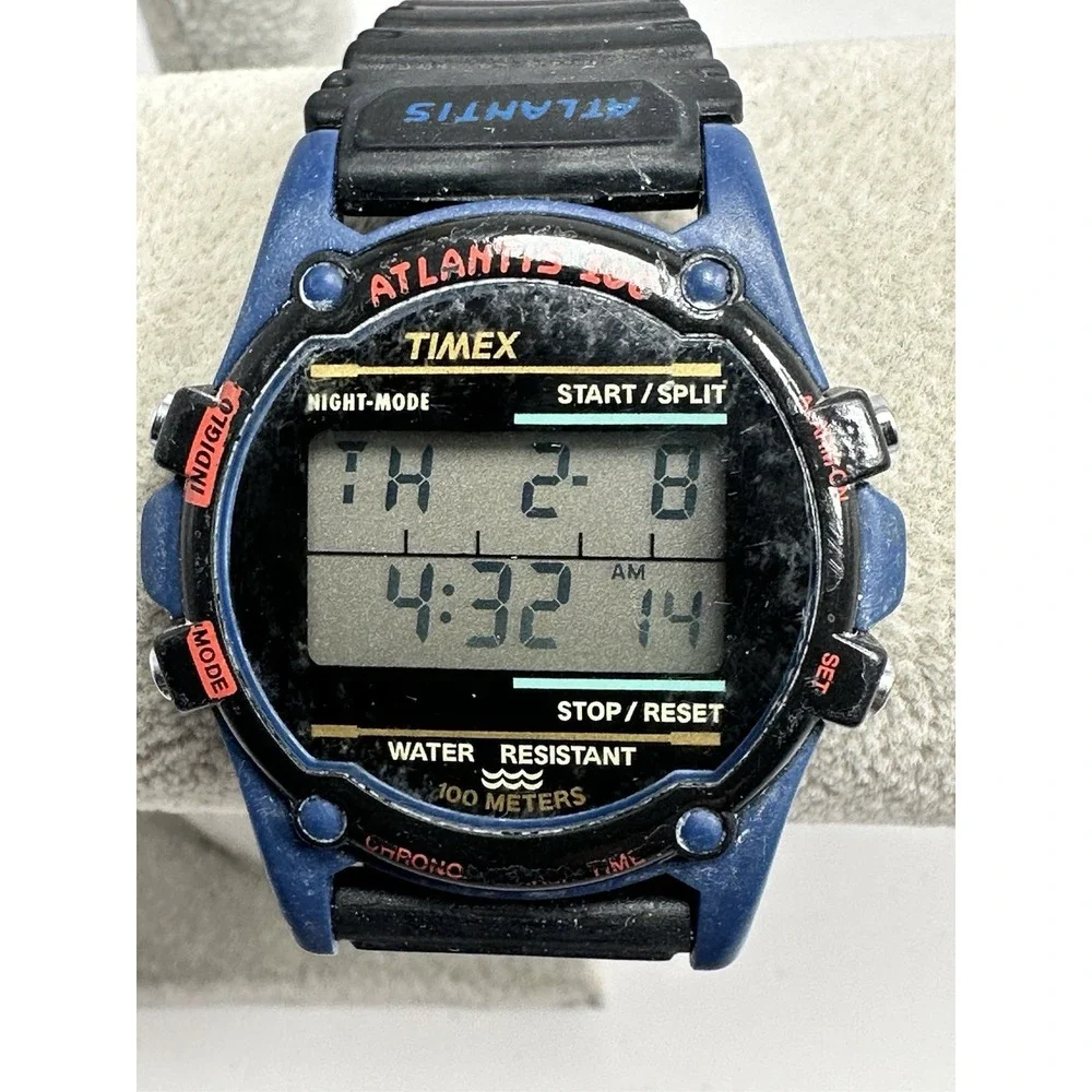 Timex Atlantis 100 Blue Case 745‎ New Battery 1996 D8 39MM 8